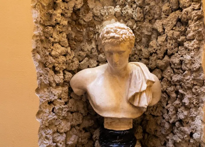 The Court Piazza Di Spagna *